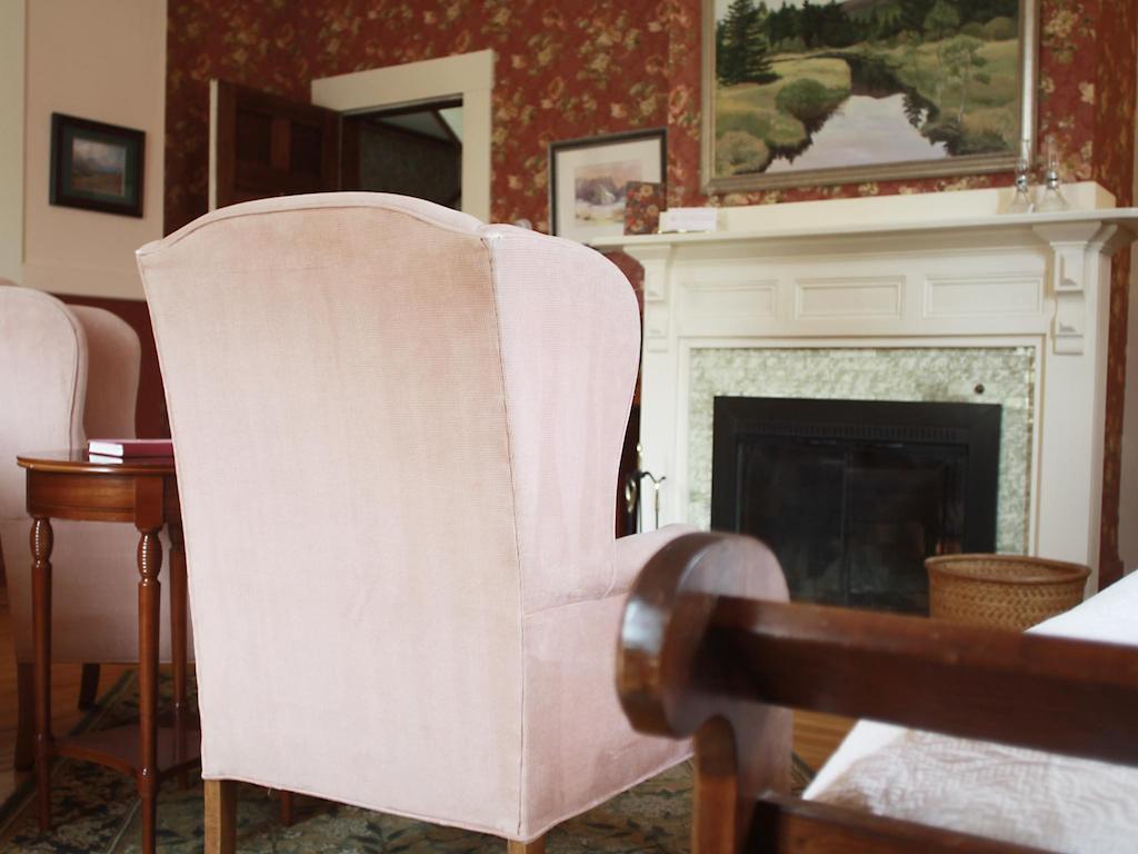 The Notchland Inn Bartlett Room photo