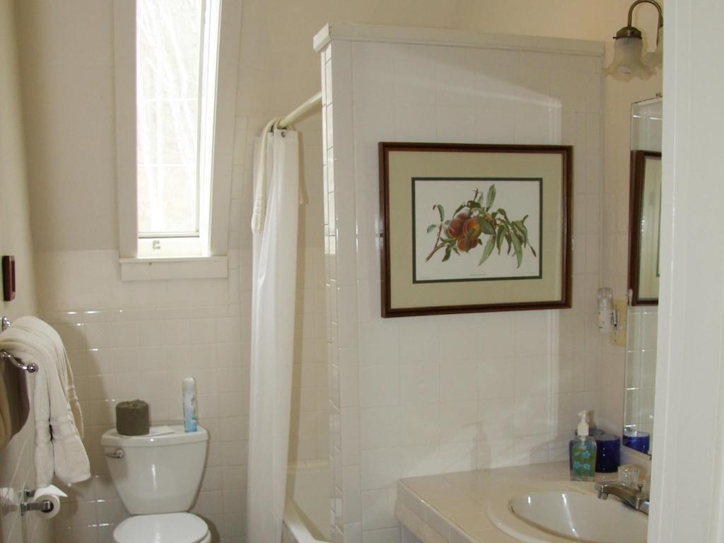 The Notchland Inn Bartlett Room photo
